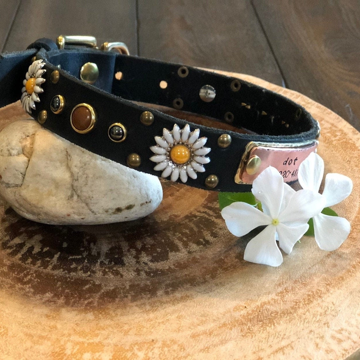 Daisy Leather Dog Collar – 1” Floral Collar with Marble Stones & Optional Nameplate