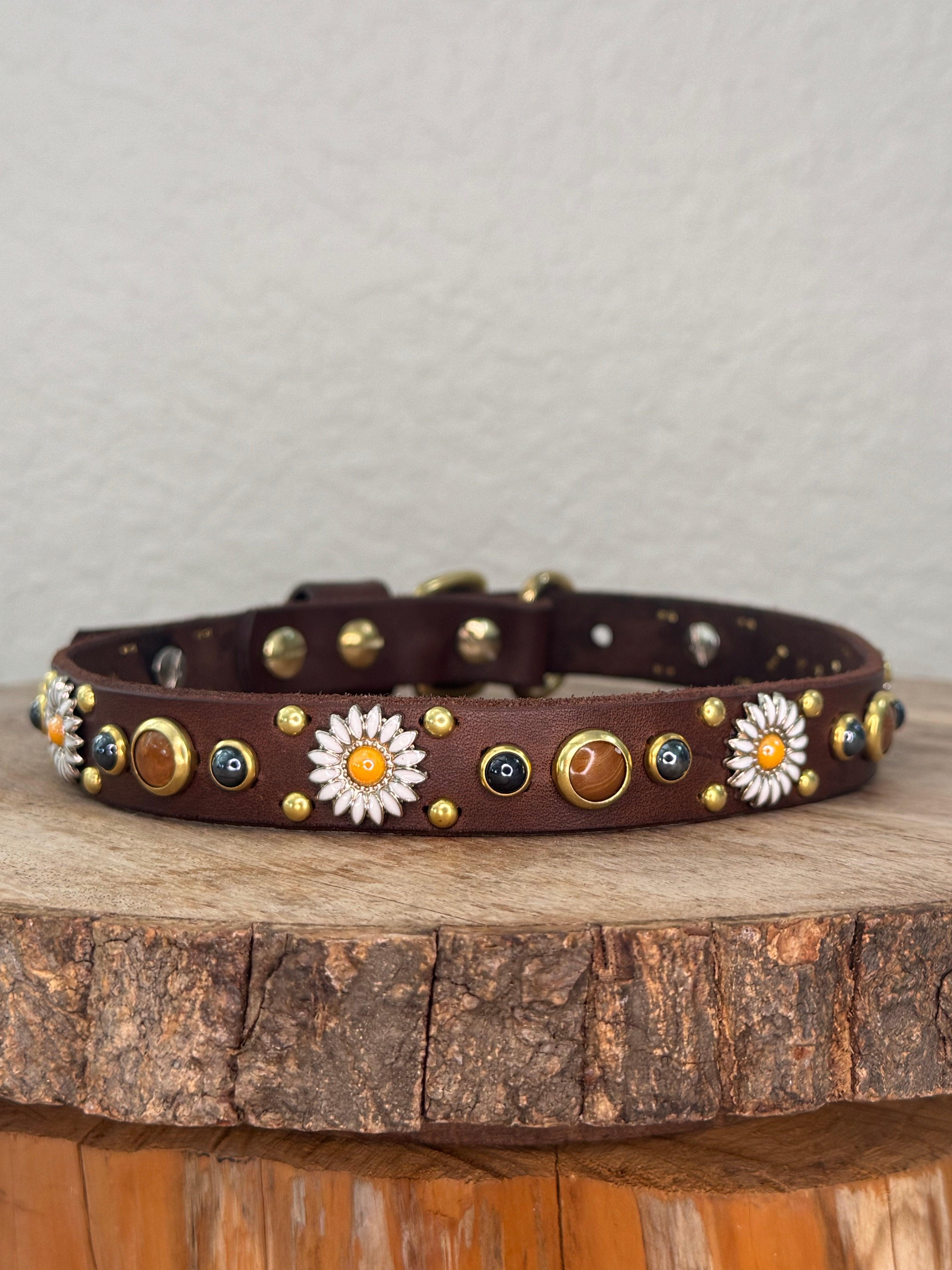 Daisy Leather Dog Collar – 3/4” Marble Stone Design
