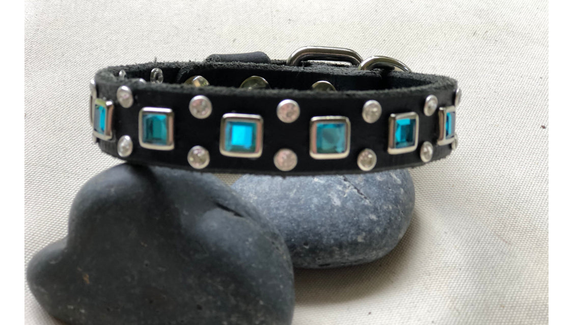 Baryte Square Jewel and crystal studs Leather Dog Collar – 3/4" Small Dog Collar with Nickel Nameplate