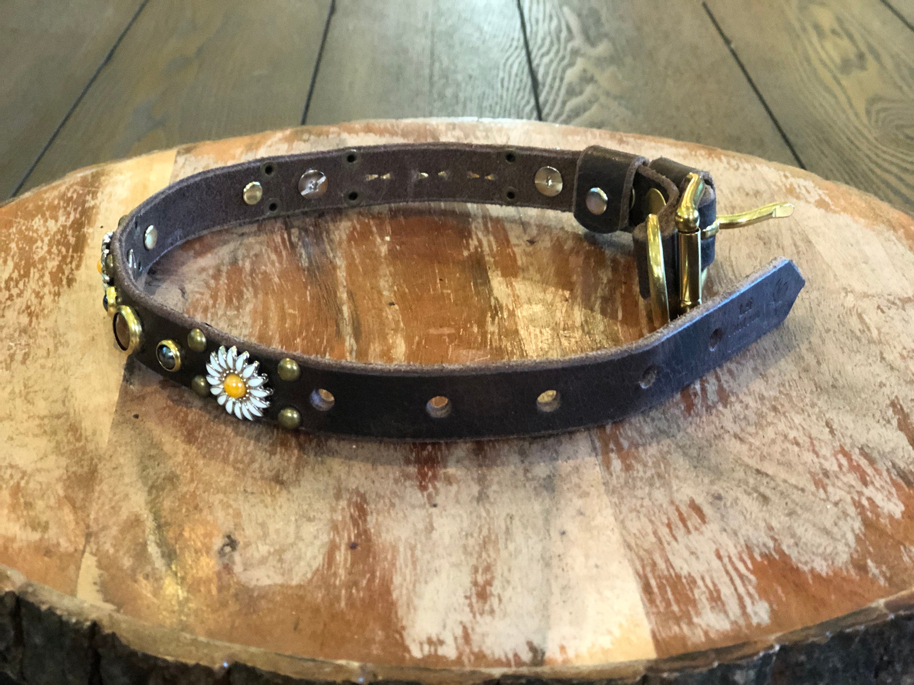 Daisy Leather Dog Collar – 3/4” Marble Stone Design