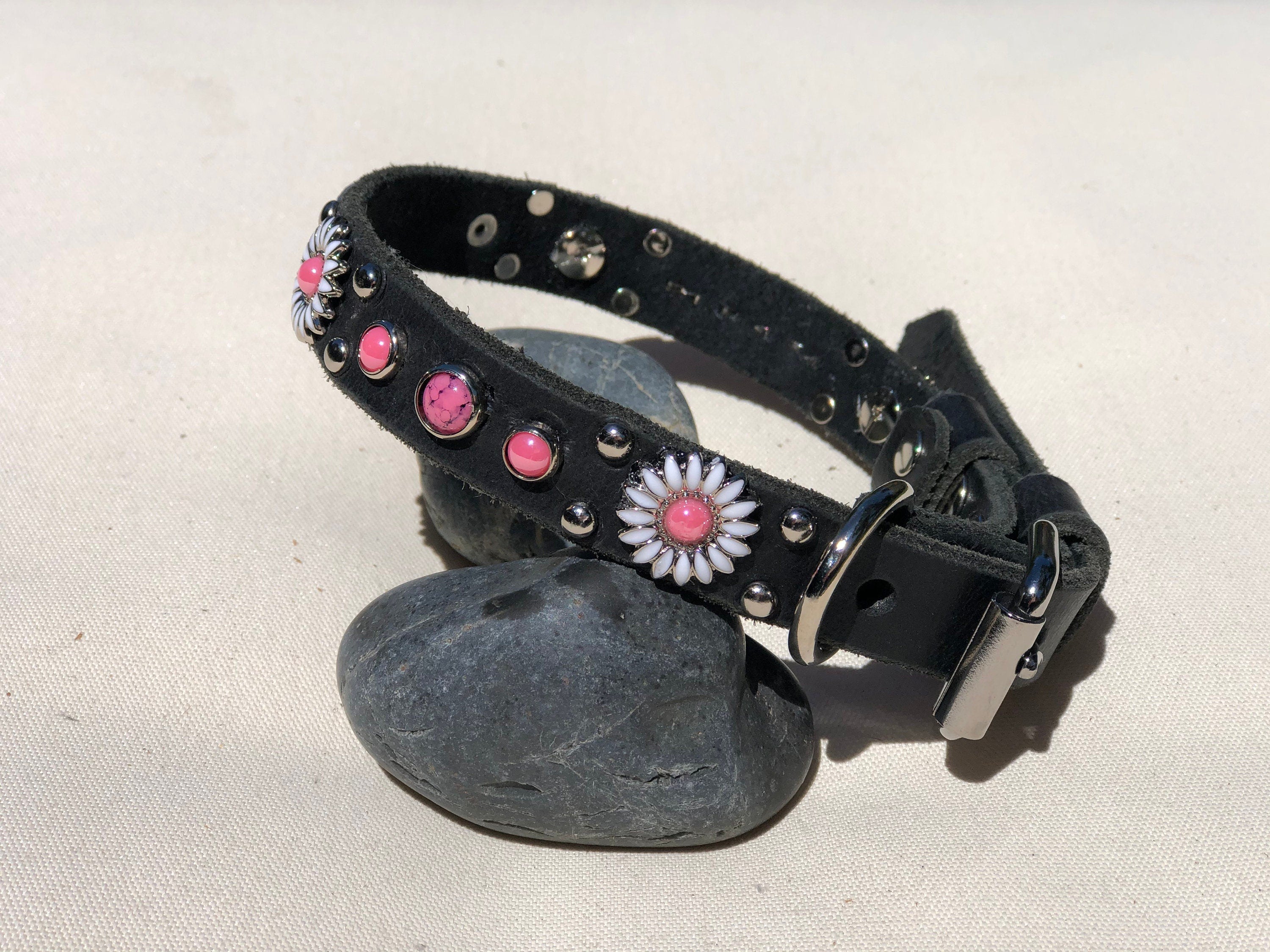 Daisy Leather Dog Collar – 3/4” Marble Stone Design