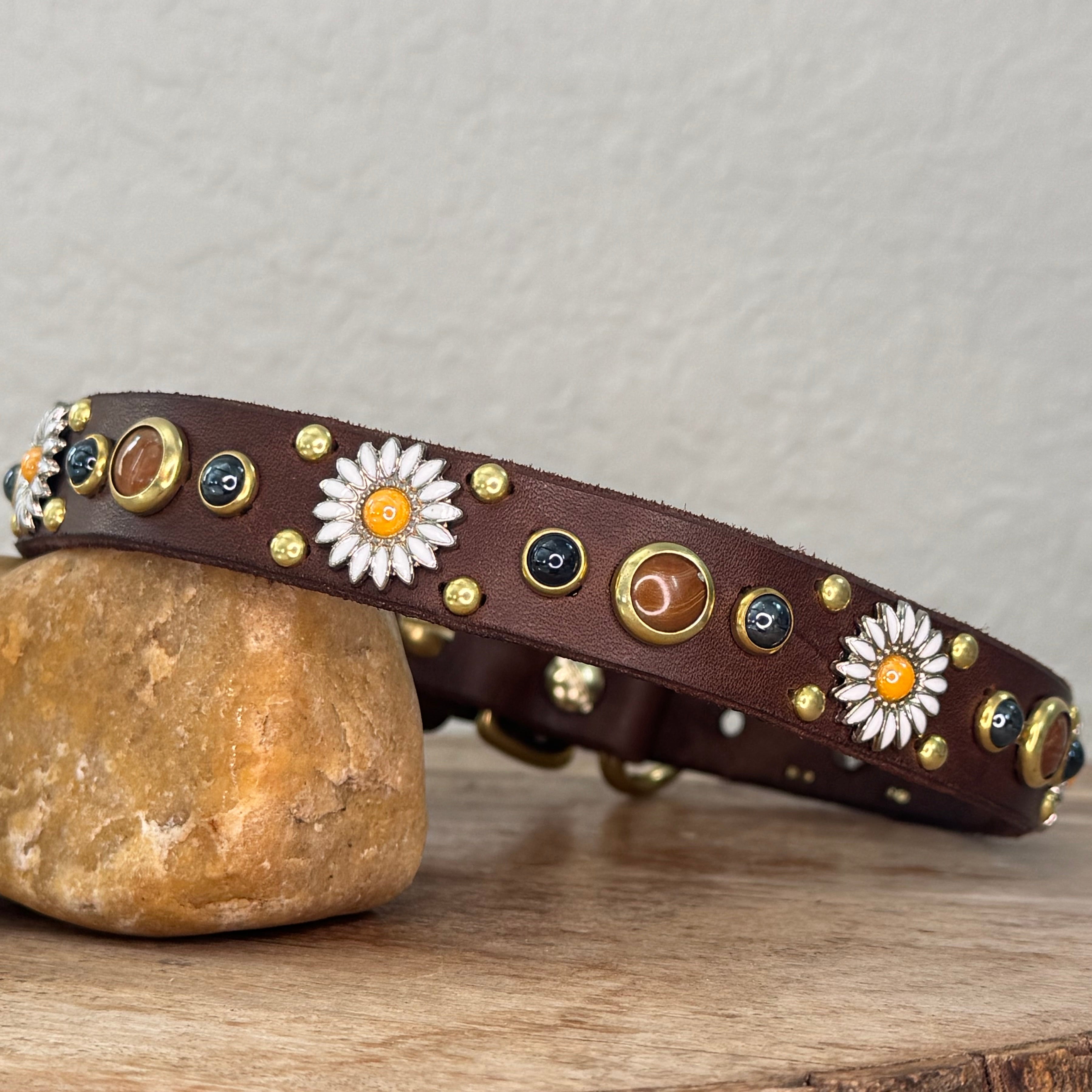 Daisy Leather Dog Collar – 3/4” Marble Stone Design