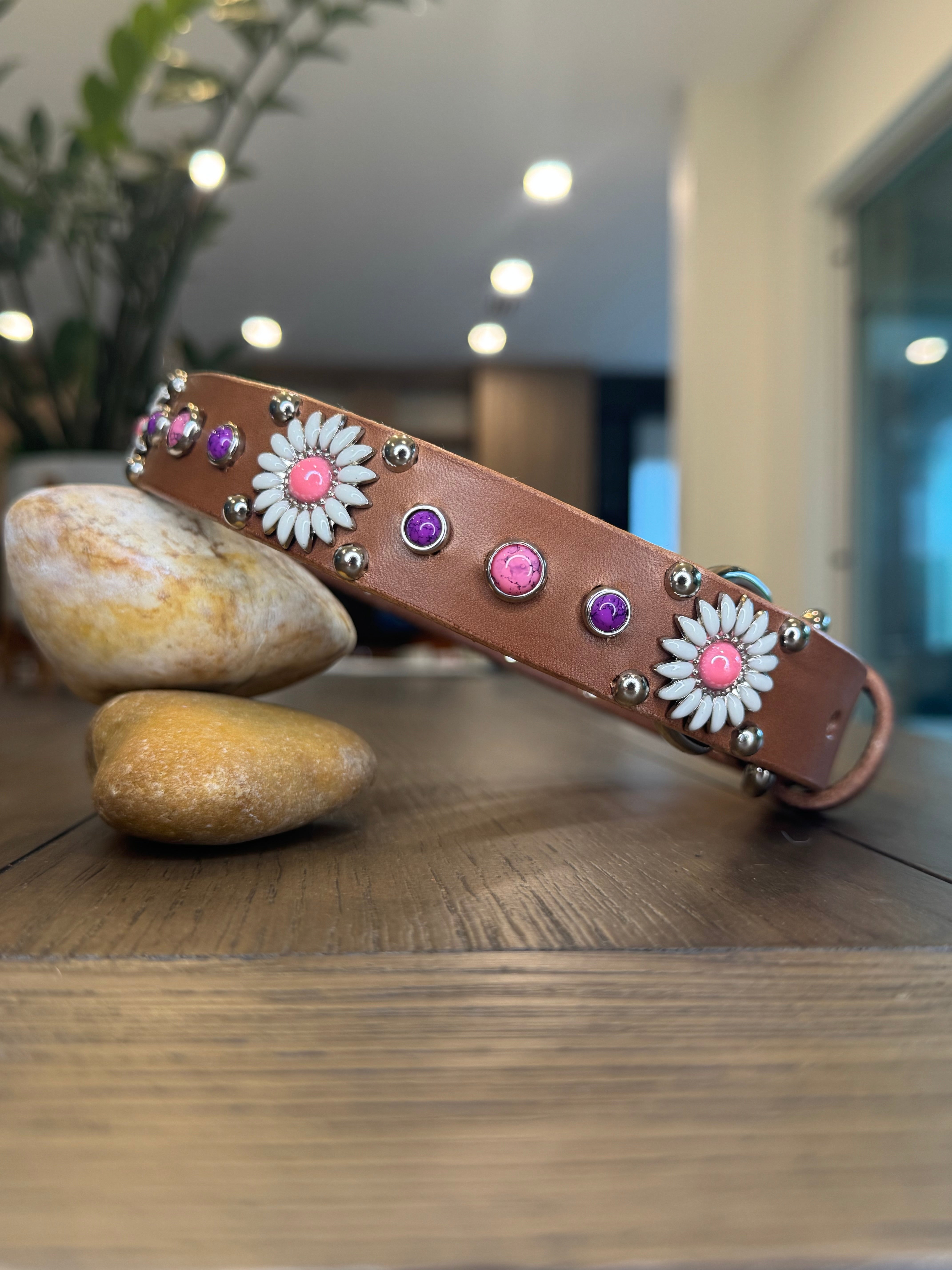 Daisy Leather Dog Collar – 1” Floral Collar with Marble Stones & Optional Nameplate